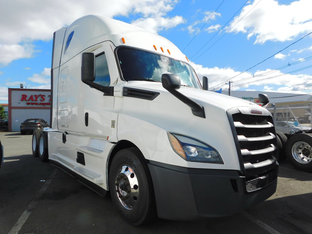 2022 FREIGHTLINER cascadia Tandem Axle Sleeper #1 2022 FREIGHTLINER cascadia Tandem Axle Sleeper #1